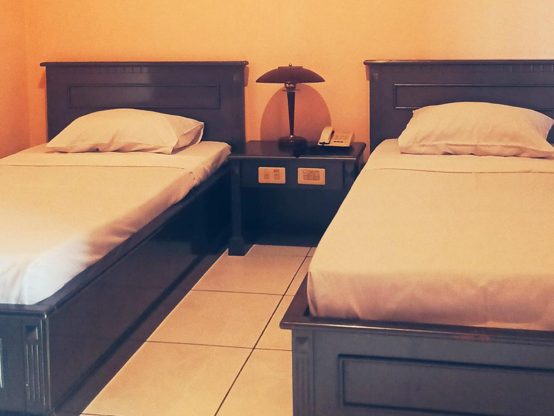 Hotel Wijaya Purwokerto Ngoại thất bức ảnh