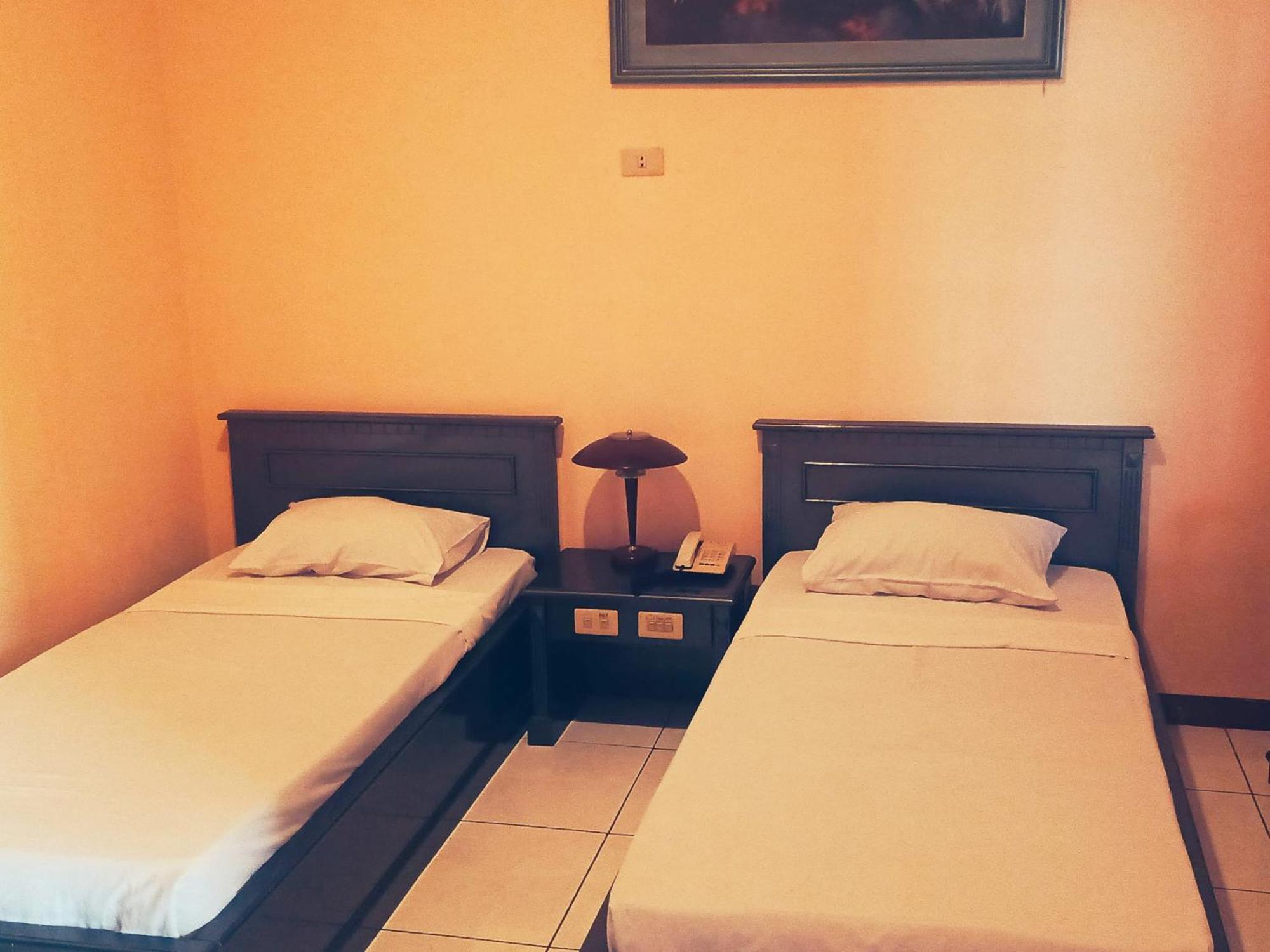 Hotel Wijaya Purwokerto Ngoại thất bức ảnh