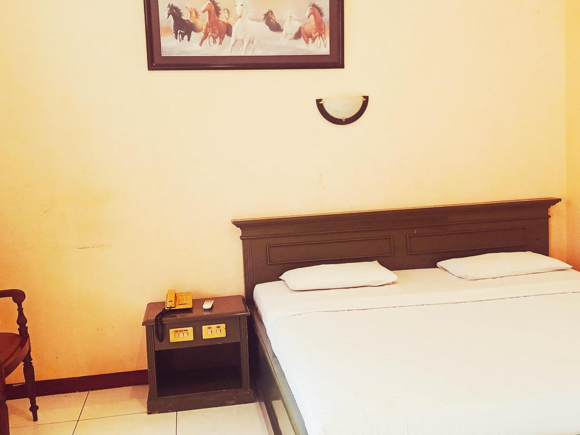 Hotel Wijaya Purwokerto Ngoại thất bức ảnh
