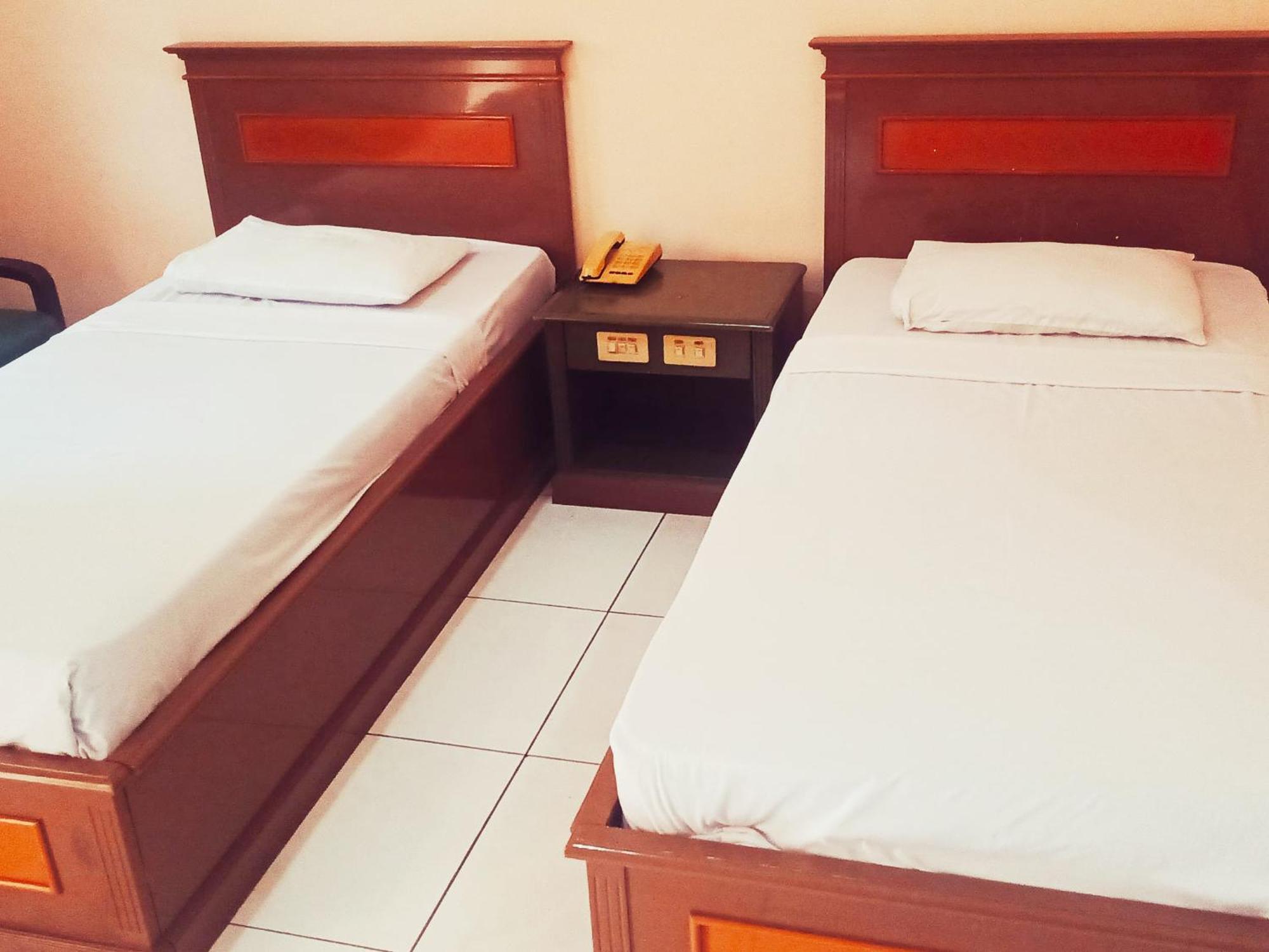 Hotel Wijaya Purwokerto Ngoại thất bức ảnh